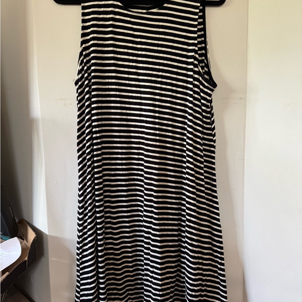 Old Navy Luxe Black and White Striped Sleeveless Midi Dress